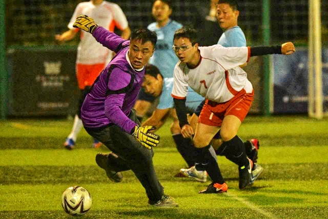 利物浦获英超半程冠军 夺冠赔率1.2一骑绝尘