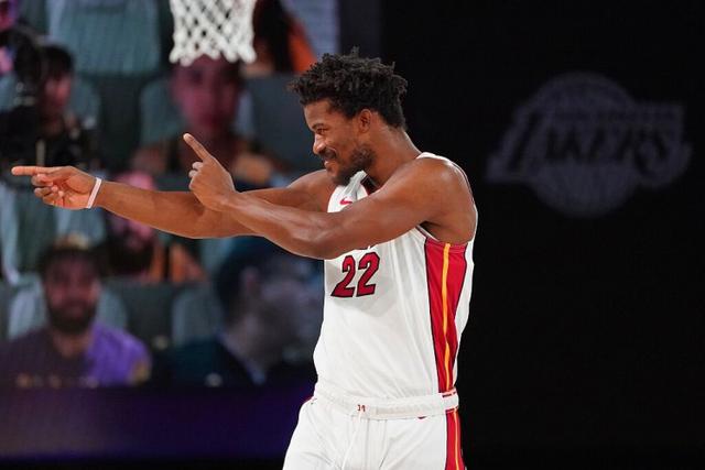 巴萨球员将身穿125周年特别版球衣出战